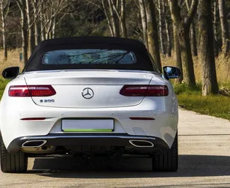 Mercedes-Benz E-Class Cabrio 2019 disponibile per il noleggio in Becici, con limite di chilometraggio di illimitato.