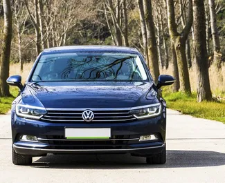 Ενοικίαση αυτοκινήτου Volkswagen Passat #2481 με κιβώτιο ταχυτήτων Αυτόματο στο Becici, εξοπλισμένο με κινητήρα 2,0L ➤ Από Ivan στο Μαυροβούνιο.