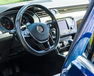 Volkswagen Passat 2016 διαθέσιμο για ενοικίαση στο Becici, με όριο χιλιομέτρων απεριόριστο.