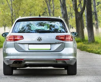 Volkswagen Passat Variant 2015 bérelhető Beciciben, korlátlan kilométeres határral.