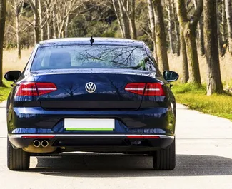 Diesel motor van 2,0L van Volkswagen Passat 2016 te huur in Becici.