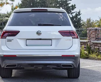 Volkswagen Tiguan vuokraus. Mukavuus, Crossover auto vuokrattavana Montenegrossa ✓ Vakuusmaksu 300 EUR ✓ Vakuutusvaihtoehdot: TPL, Matkustajat, Varkaus.