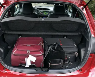 Přední pohled na pronájem Toyota Yaris v Burgasu, Bulharsko ✓ Auto č. 2419. ✓ Převodovka Manuální TM ✓ Recenze 0.