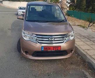 Utleie av Nissan Serena. Komfort, Minivan bil til leie på Kypros ✓ Depositum på 800 EUR ✓ Forsikringsalternativer: TPL, CDW, Ung.