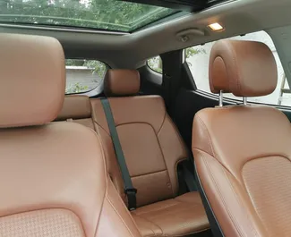 Hyundai Santa Fe 内饰，在克里米亚 出租。一辆优秀的 5 座位车，配备 Automatic 变速箱。
