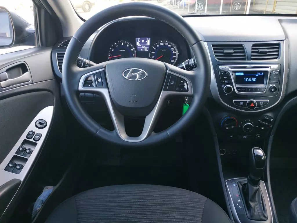 Аренда Hyundai Solaris #2699 в Симферополе, Крым ➤ TakeCars.com