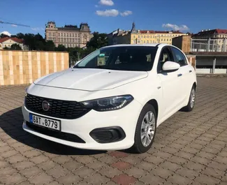 Frontvisning af en udlejnings Fiat Tipo i Prag, Tjekkiet ✓ Bil #2660. ✓ Automatisk TM ✓ 0 anmeldelser.
