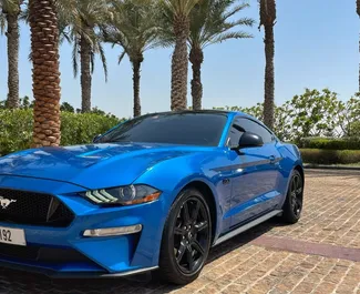 Framvy av en hyrbil Ford Mustang GT i Dubai, Förenade Arabemiraten ✓ Bil #3158. ✓ Växellåda Automatisk TM ✓ 0 recensioner.
