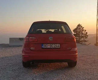 Volkswagen Golf 7+ Sportsvan 2014 automašīnas noma Melnkalnē, iezīmes ✓ Dīzeļdegviela degviela un 110 zirgspēki ➤ Sākot no 23 EUR dienā.