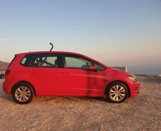 Vermietung Volkswagen Golf 7+ Sportsvan. Komfort, Minivan Fahrzeug zur Miete in Montenegro ✓ Kaution Einzahlung von 200 EUR ✓ Versicherungsoptionen KFZ-HV, TKV, VKV Plus, Ausland.