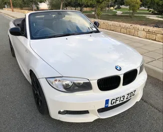 Vista frontale di un noleggio BMW 120d Cabrio a Paphos, Cipro ✓ Auto #3167. ✓ Cambio Automatico TM ✓ 0 recensioni.