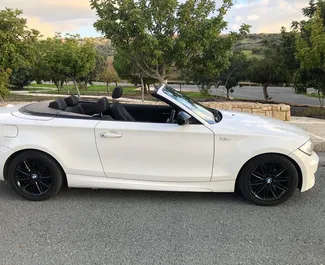 BMW 120d Cabrio 2013 araç kiralama Kıbrıs'ta, ✓ Dizel yakıt ve 177 beygir gücü özellikleriyle ➤ Günde başlayan fiyatlarla 90 EUR.