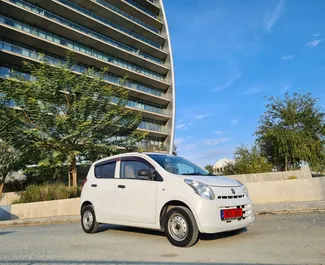 Vista frontale di un noleggio Suzuki Alto a Limassol, Cipro ✓ Auto #3291. ✓ Cambio Automatico TM ✓ 10 recensioni.