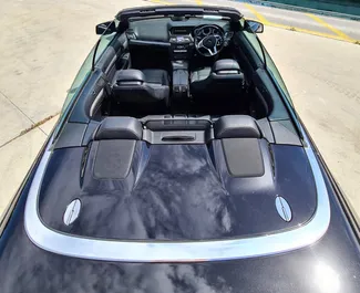Ενοικίαση αυτοκινήτου Mercedes-Benz E-Class Cabrio 2015 στην Κύπρο, περιλαμβάνει ✓ καύσιμο Ντίζελ και  ίππους ➤ Από 81 EUR ανά ημέρα.