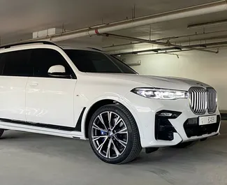 A bérelt BMW X7 előnézete Dubaiban, UAE ✓ Autó #3357. ✓ Automatikus TM ✓ 0 értékelések.