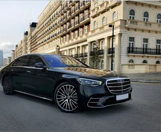 Frontvisning av en leiebil Mercedes-Benz S-Class i Baku, Aserbajdsjan ✓ Bil #3548. ✓ Automatisk TM ✓ 0 anmeldelser.