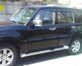 租车 Mitsubishi Pajero #3519 Automatic 在 在巴库，配备 3.0L 发动机 ➤ 来自 埃米尔 在阿塞拜疆。