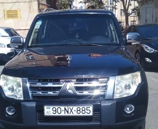 Frontansicht eines Mietwagens Mitsubishi Pajero in Baku, Aserbaidschan ✓ Auto Nr.3519. ✓ Automatisch TM ✓ 0 Bewertungen.
