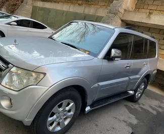 Mitsubishi Pajero noma. Komforta, SUV automašīna nomai Azerbaidžānā ✓ Depozīts 400 AZN ✓ Apdrošināšanas iespējas: TPL, CDW.