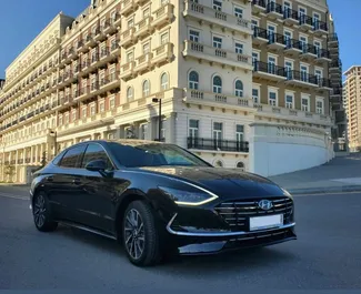 Frontvisning av en leiebil Hyundai Sonata i Baku, Aserbajdsjan ✓ Bil #3547. ✓ Automatisk TM ✓ 0 anmeldelser.
