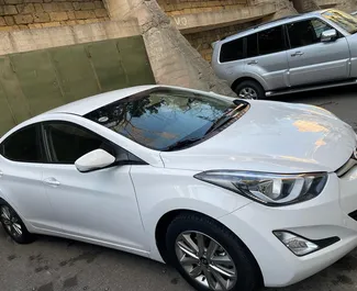 在 在阿塞拜疆 租赁 Hyundai Elantra 2014 汽车，特点包括 ✓ 使用 Petrol 燃料和  马力 ➤ 起价 61 AZN 每天。