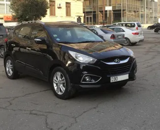 Vista frontale di un noleggio Hyundai Ix35 a Baku, Azerbaigian ✓ Auto #3498. ✓ Cambio Automatico TM ✓ 3 recensioni.
