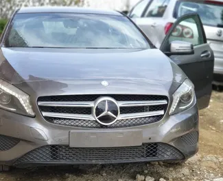 Nomas automašīnas priekšskats Mercedes-Benz A-Class Burgasas lidostā, Bulgārija ✓ Automašīna #3629. ✓ Pārnesumu kārba Automātiskais TM ✓ Atsauksmes 0.