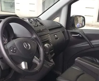 Mercedes-Benz Vito 2014 automobilio nuoma Gruzijoje, savybės ✓ Dyzelinas degalai ir 150 arklio galios ➤ Nuo 190 GEL per dieną.
