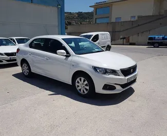 Frontvisning av en leiebil Peugeot 301 på Athens lufthavn, Hellas ✓ Bil #3764. ✓ Automatisk TM ✓ 0 anmeldelser.