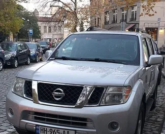 Priekinė automobilio, kurį nuomojate Nissan Pathfinder Tbilisyje, Gruzija vaizdas ✓ Automobilis #3676. ✓ Pavarų dėžė Automatinis TM ✓ Atsiliepimai 0.