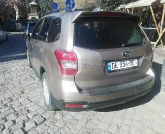 Benzin 2,5L Motor von Subaru Forester 2016 zur Miete in Tiflis.