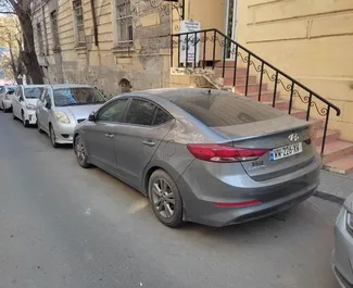 Frontansicht eines Mietwagens Hyundai Elantra in Tiflis, Georgien ✓ Auto Nr.3858. ✓ Automatisch TM ✓ 0 Bewertungen.