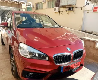 Frontvisning af en udlejnings BMW 220 Activ Tourer i Limassol, Cypern ✓ Bil #3855. ✓ Automatisk TM ✓ 0 anmeldelser.