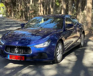 Frontvisning av en leiebil Maserati Ghibli i Limassol, Kypros ✓ Bil #3857. ✓ Automatisk TM ✓ 0 anmeldelser.