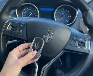 Maserati Ghibli 2017 disponible à la location à Limassol, avec une limite de kilométrage de illimité.