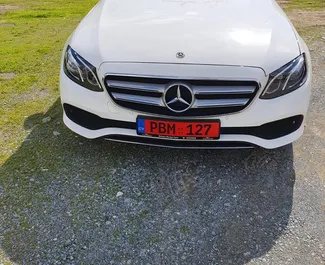 Autóbérlés Mercedes-Benz E220 #3856 Automatikus Limassolban, 2,2L motorral felszerelve ➤ Leo-től Cipruson.