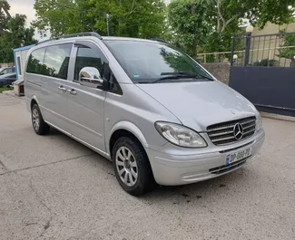 Přední pohled na pronájem Mercedes-Benz Vito v Tbilisi, Georgia ✓ Auto č. 3863. ✓ Převodovka Manuální TM ✓ Recenze 0.