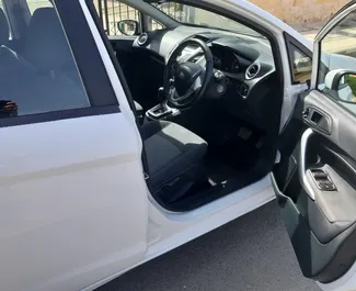 Benzine motor van 1,4L van Ford Fiesta 2015 te huur in Larnaca.