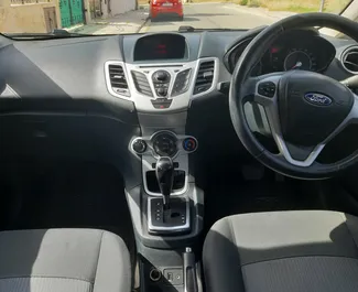 Verhuur Ford Fiesta. Economy Auto te huur in Cyprus ✓ Borg van Borg van 700 EUR ✓ Verzekeringsmogelijkheden TPL, CDW, Diefstal.
