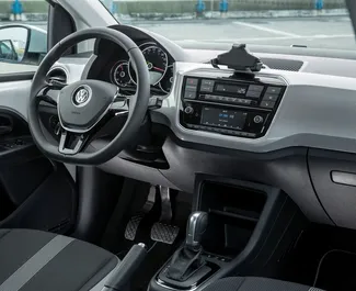 Volkswagen Up – samochód kategorii Ekonomiczny na wynajem w Grecji ✓ Kaucja Bez Depozytu ✓ Ubezpieczenie: OC, FDW, Pasażerowie, Od Kradzieży.