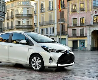 Frontvisning af en udlejnings Toyota Yaris på Kreta, Grækenland ✓ Bil #4003. ✓ Automatisk TM ✓ 0 anmeldelser.