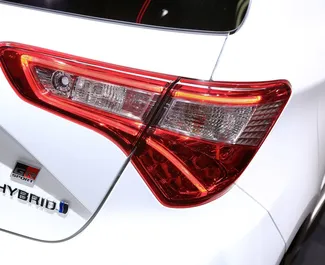 Hybridi 1,5L moottori Toyota Yaris 2020 vuokrattavana Kreetalla.