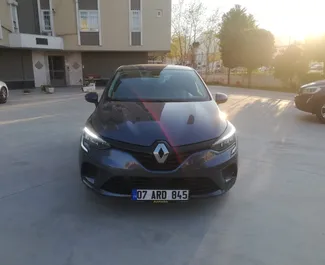 Bilutleie av Renault Clio 5 2021 i i Tyrkia, inkluderer ✓ Bensin drivstoff og 95 hestekrefter ➤ Starter fra 15 USD per dag.
