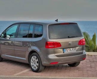 Volkswagen Touran 2014 auton vuokraus Montenegrossa, sisältää ✓ Diesel polttoaineen ja 140 hevosvoimaa ➤ Alkaen 30 EUR päivässä.