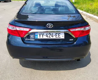 Toyota Camry nuoma. Komfortiškas, Premium automobilis nuomai Gruzijoje ✓ Depozitas 100 GEL ✓ Draudimo pasirinkimai: TPL, CDW, SCDW, Keleiviai, Vagystė, Jokio indėlio.