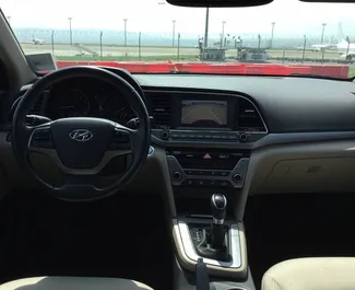 Hyundai Elantra 2019 vuokrattavissa Tbilisissä, rajoittamaton kilometrin rajalla.