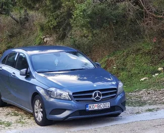 Frontvisning af en udlejnings Mercedes-Benz A160 i Becici, Montenegro ✓ Bil #4275. ✓ Automatisk TM ✓ 2 anmeldelser.