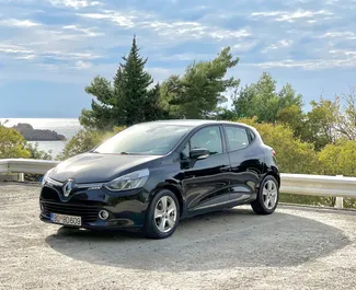 Front view of a rental Renault Clio 4 in Budva, Montenegro ✓ Car #4389. ✓ Automatic TM ✓ 1 reviews.