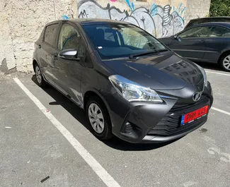 Framvy av en hyrbil Toyota Vitz i Larnaca, Cypern ✓ Bil #4401. ✓ Växellåda Automatisk TM ✓ 0 recensioner.
