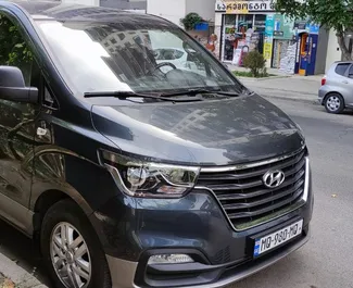 Najem avtomobila Hyundai H1 #4422 z menjalnikom Priročnik v v Tbilisiju, opremljen z motorjem 2,5L ➤ Od Ia v v Gruziji.